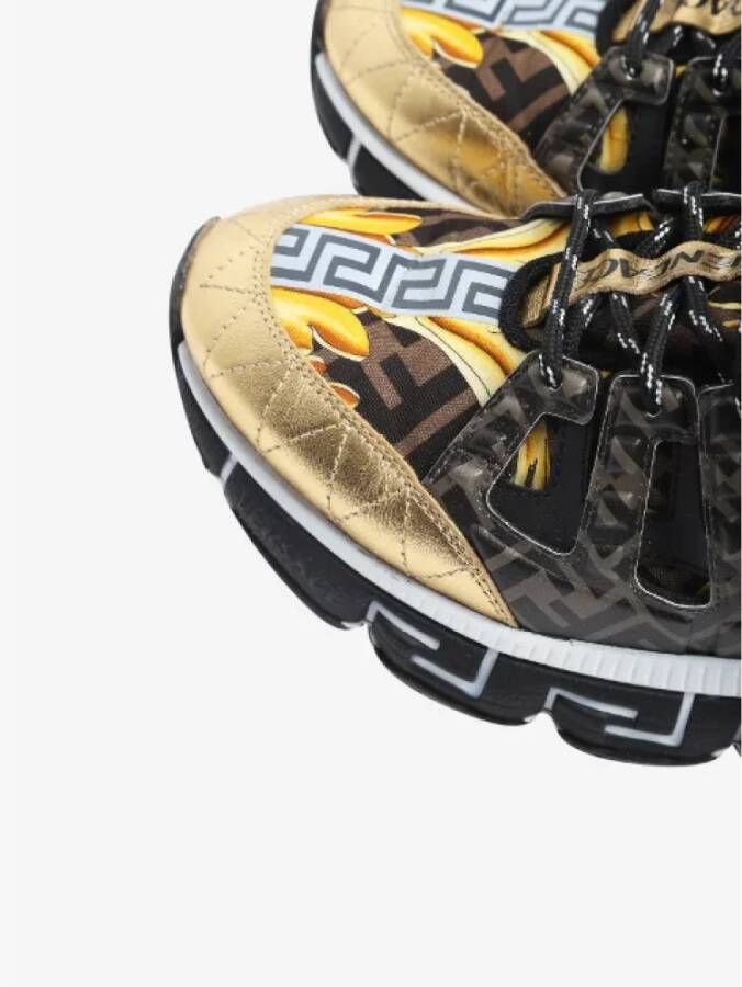 Versace Pre-owned Leather sneakers Yellow Heren