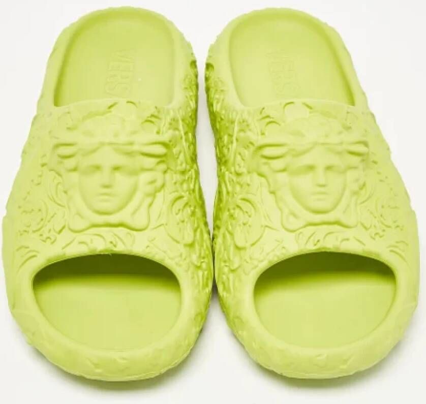 Versace Pre-owned Rubber sandals Green Heren