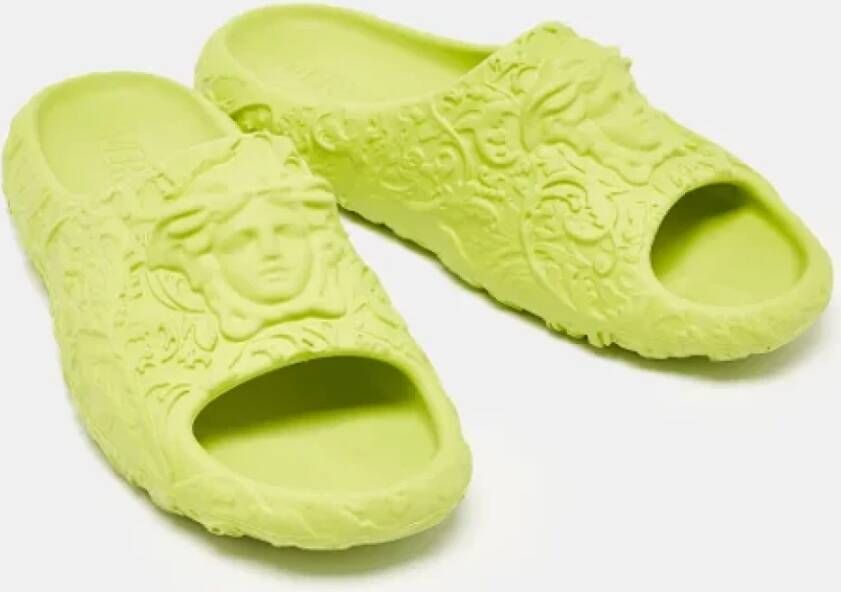 Versace Pre-owned Rubber sandals Green Heren