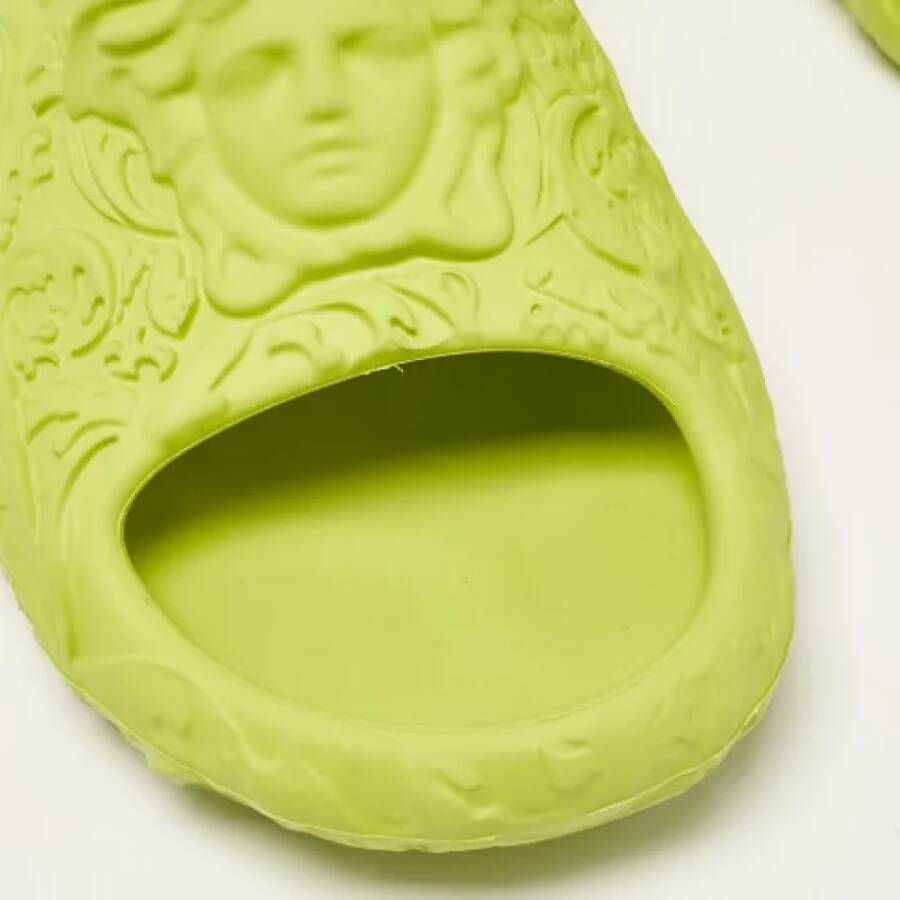 Versace Pre-owned Rubber sandals Green Heren