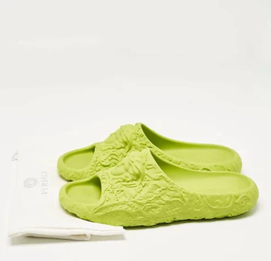 Versace Pre-owned Rubber sandals Green Heren