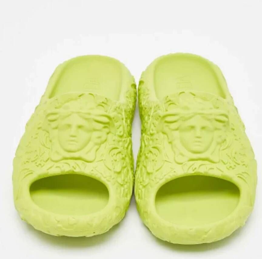 Versace Pre-owned Rubber sandals Green Heren