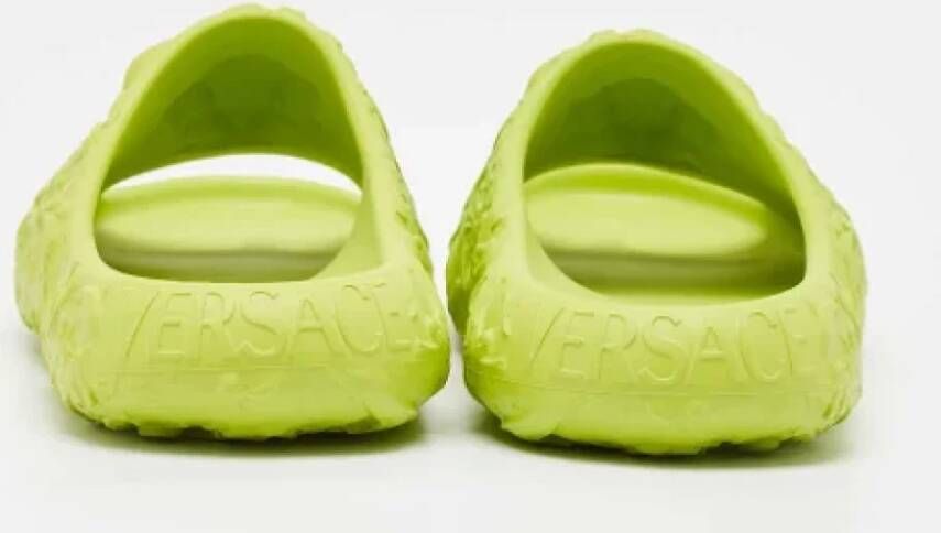 Versace Pre-owned Rubber sandals Green Heren