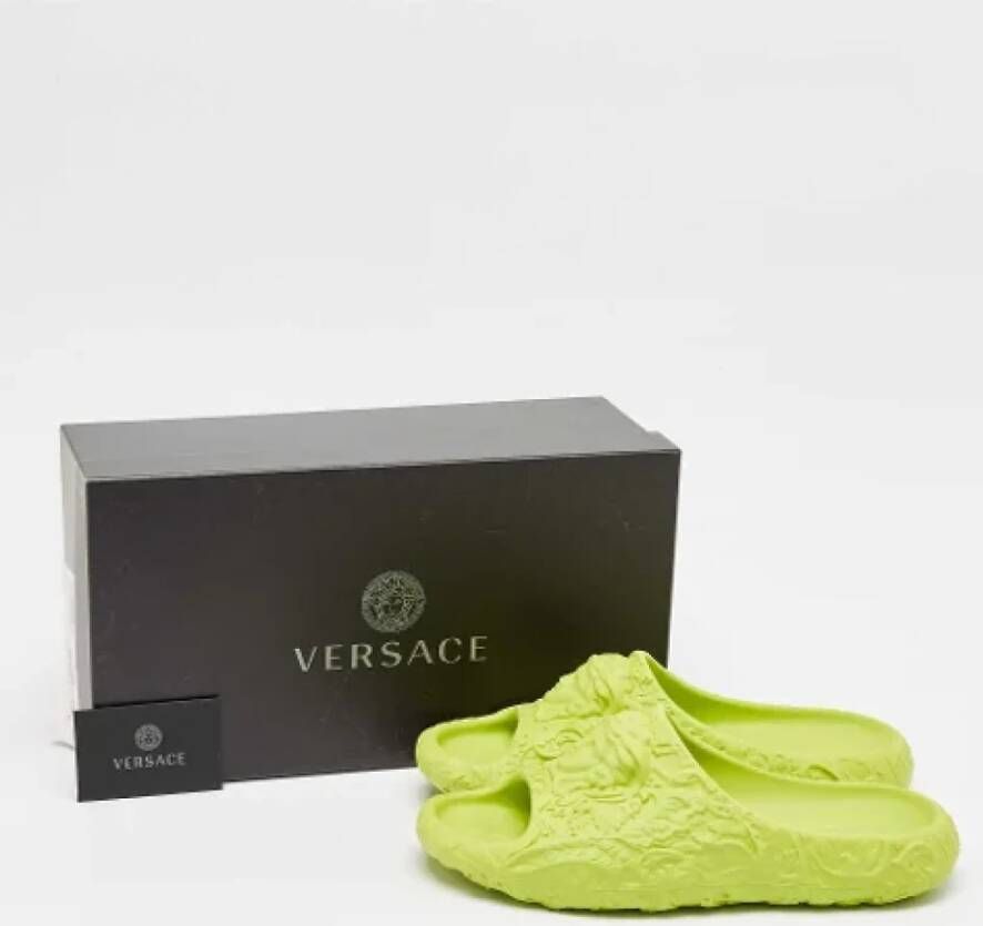 Versace Pre-owned Rubber sandals Green Heren