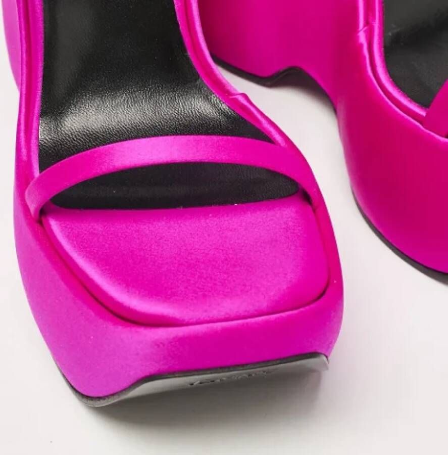 Versace Pre-owned Satin sandals Pink Dames