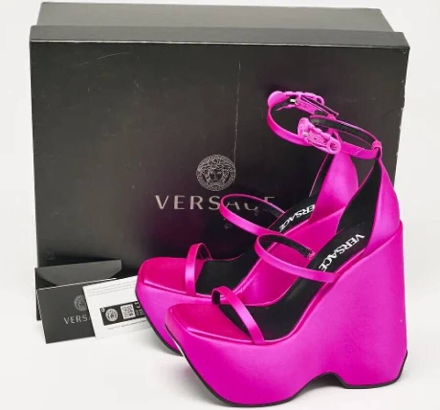 Versace Pre-owned Satin sandals Pink Dames