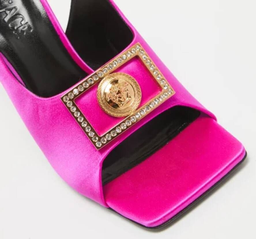 Versace Pre-owned Satin sandals Pink Dames