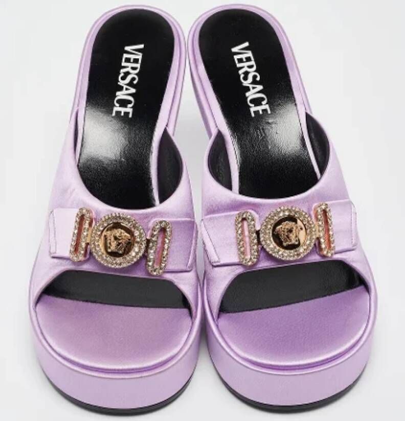 Versace Pre-owned Satin sandals Purple Dames