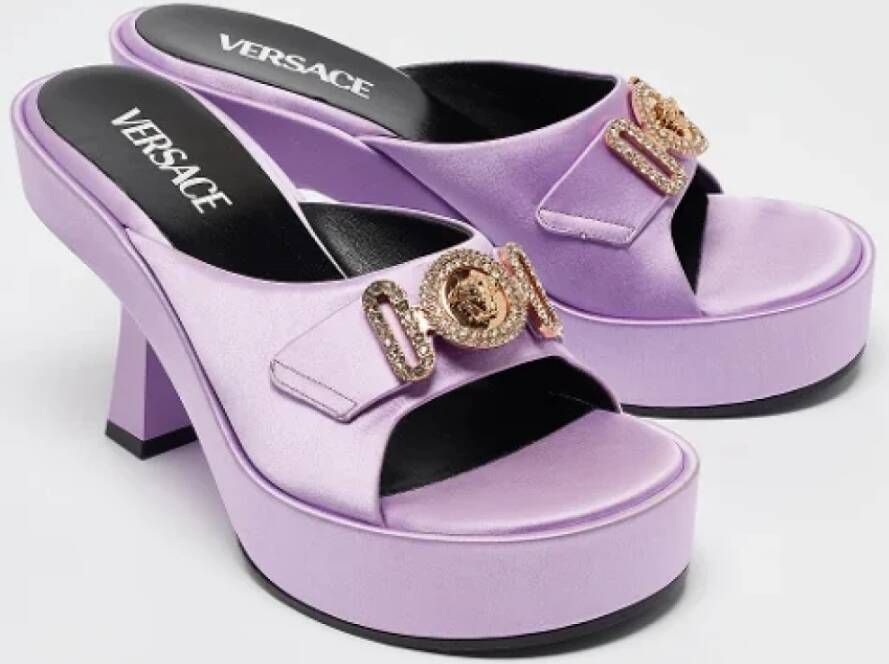 Versace Pre-owned Satin sandals Purple Dames