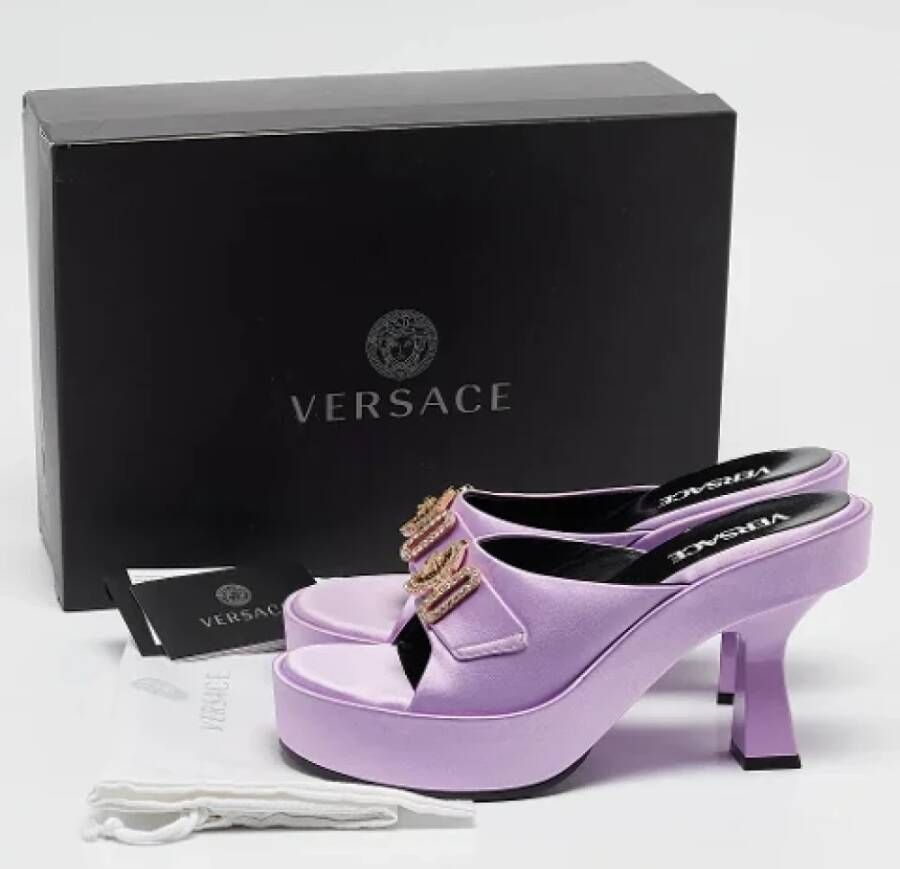 Versace Pre-owned Satin sandals Purple Dames