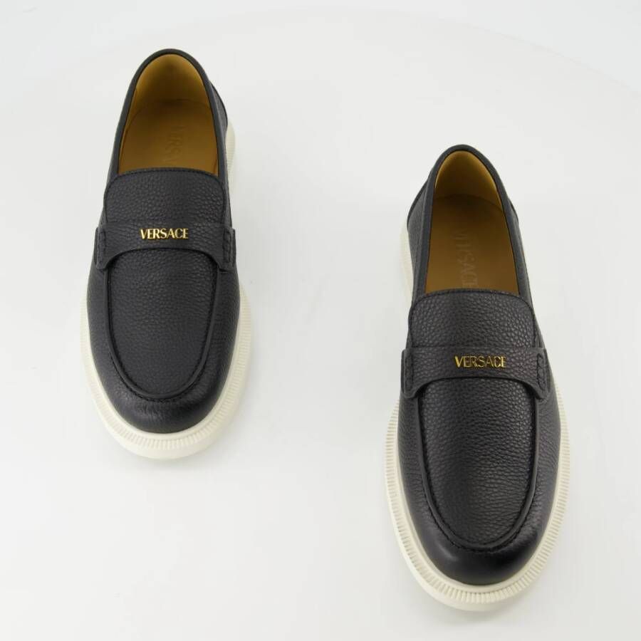 Versace Zwarte korrelige leren loafers Lente-Zomer 2025 Black Heren