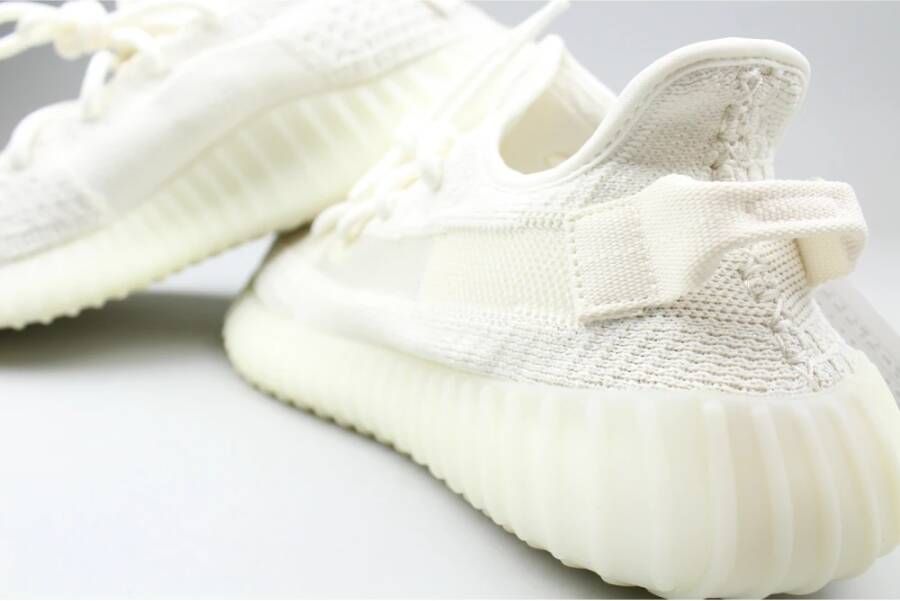 Yeezy Witte Boost Sneakers met Mesh-accenten White Dames