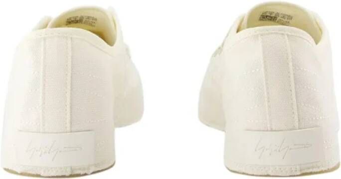 Yohji Yamamoto Pre-owned Leather sneakers Beige Dames