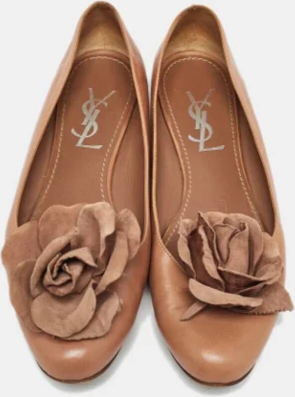 Yves Saint Laurent Vintage Pre-owned Leather flats Brown Dames