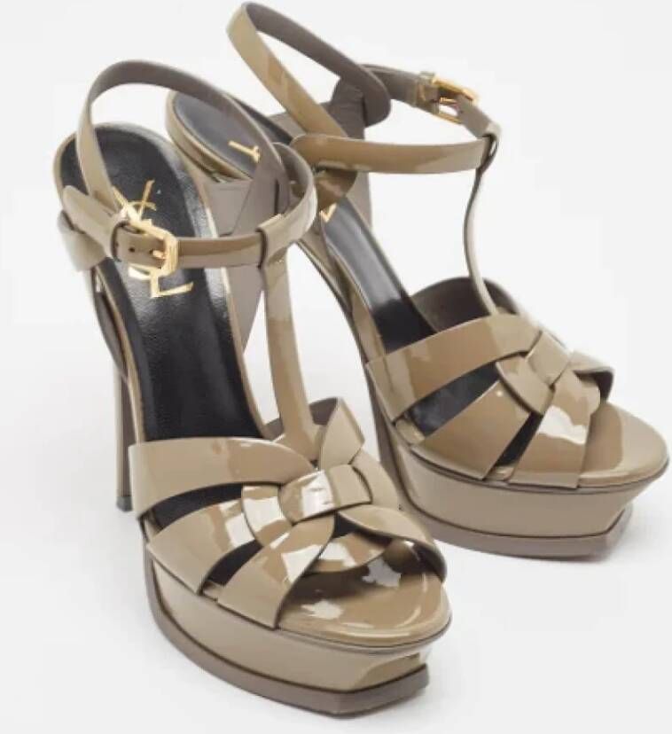 Yves Saint Laurent Vintage Pre-owned Leather sandals Beige Dames