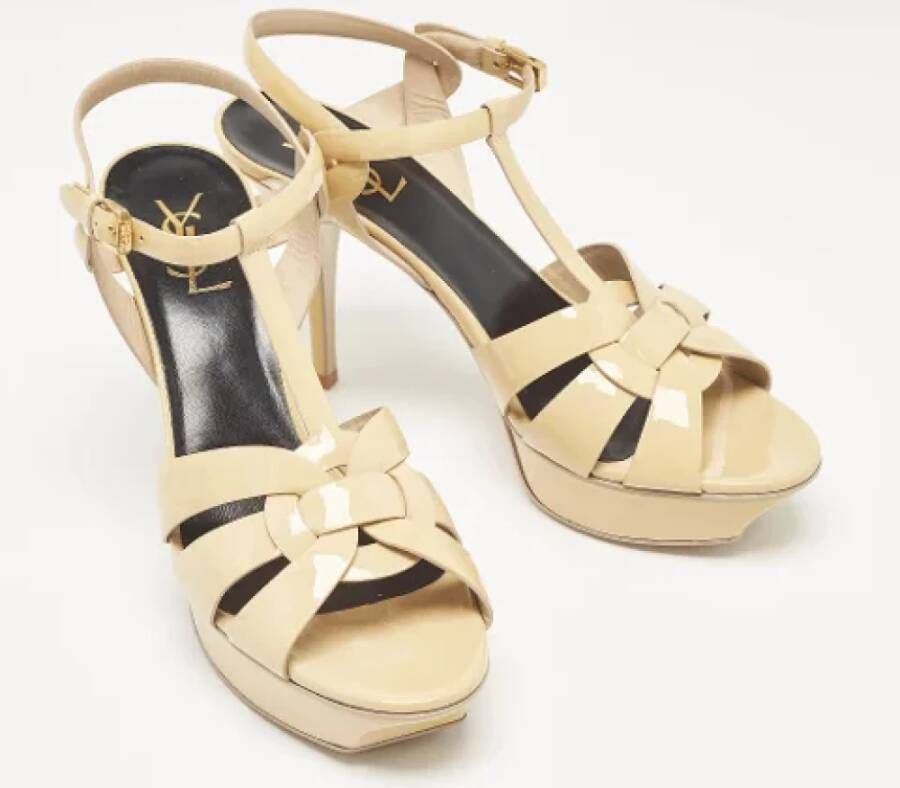 Yves Saint Laurent Vintage Pre-owned Leather sandals Beige Dames