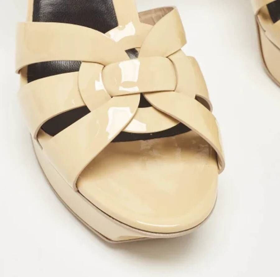 Yves Saint Laurent Vintage Pre-owned Leather sandals Beige Dames