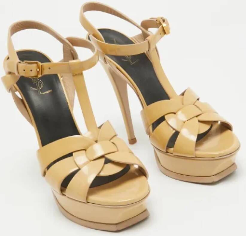 Yves Saint Laurent Vintage Pre-owned Leather sandals Beige Dames