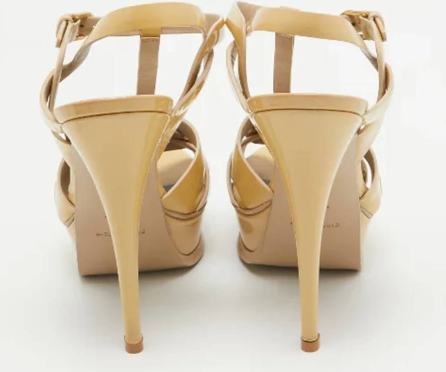 Yves Saint Laurent Vintage Pre-owned Leather sandals Beige Dames