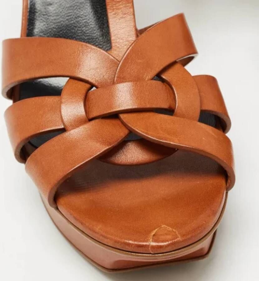 Yves Saint Laurent Vintage Pre-owned Leather sandals Brown Dames