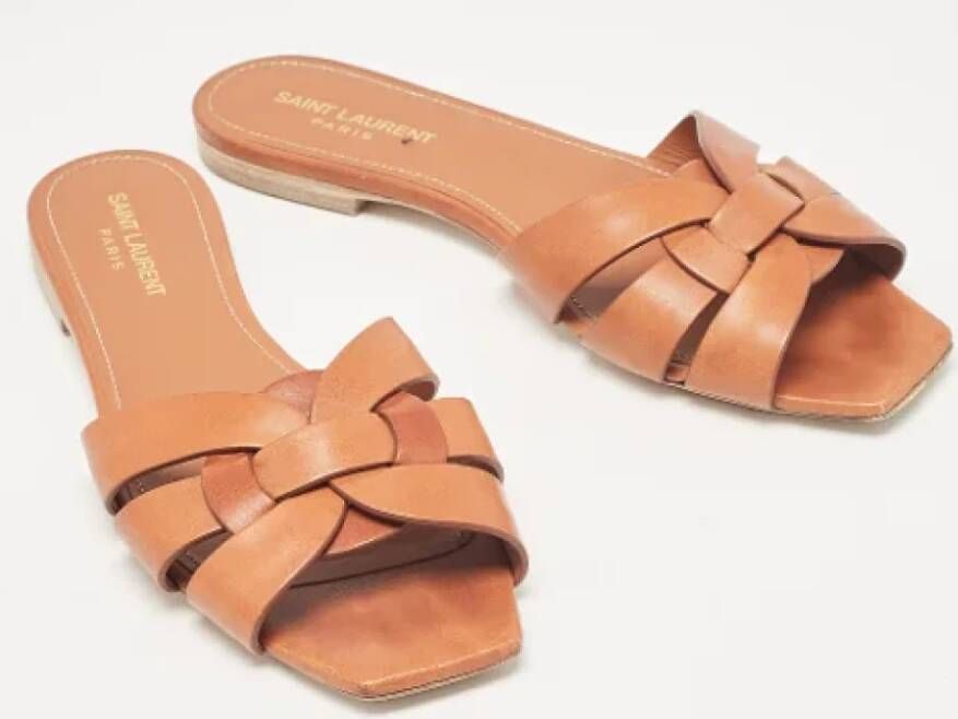 Yves Saint Laurent Vintage Pre-owned Leather sandals Brown Dames