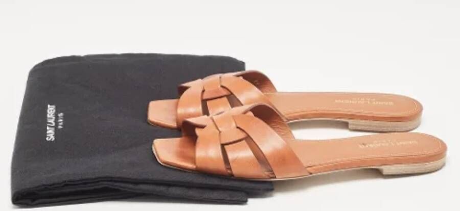 Yves Saint Laurent Vintage Pre-owned Leather sandals Brown Dames