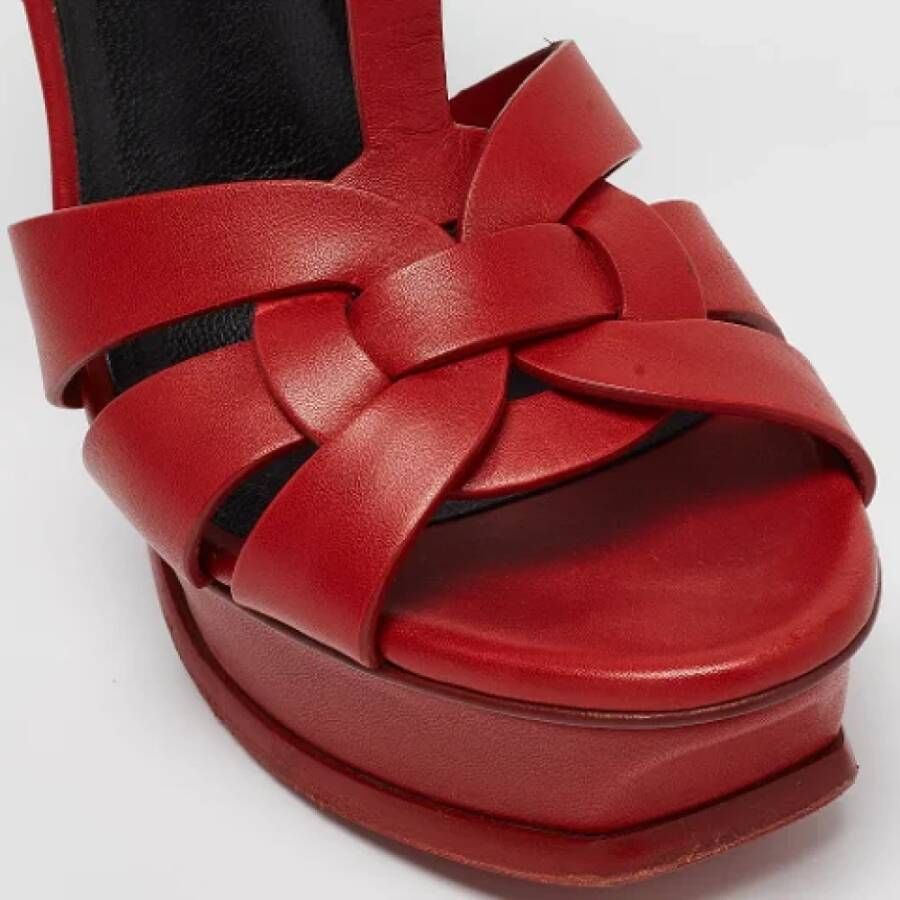 Yves Saint Laurent Vintage Pre-owned Leather sandals Red Dames