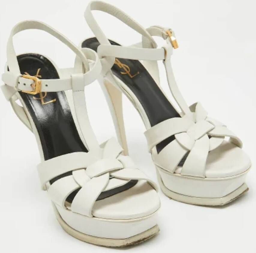 Yves Saint Laurent Vintage Pre-owned Leather sandals White Dames