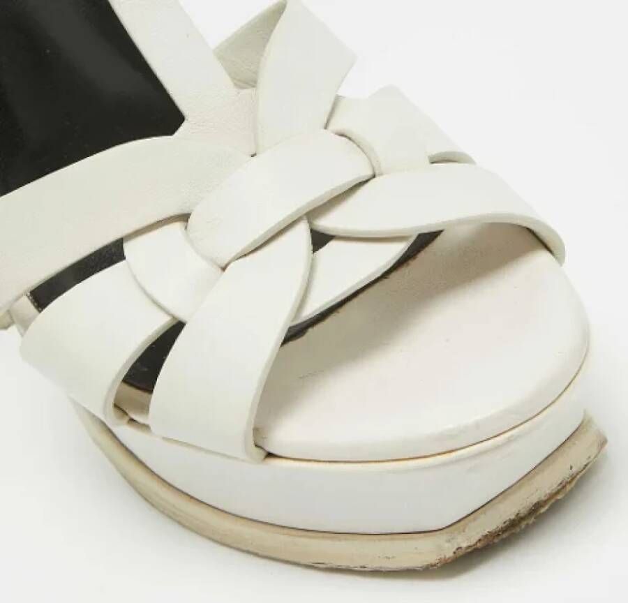 Yves Saint Laurent Vintage Pre-owned Leather sandals White Dames