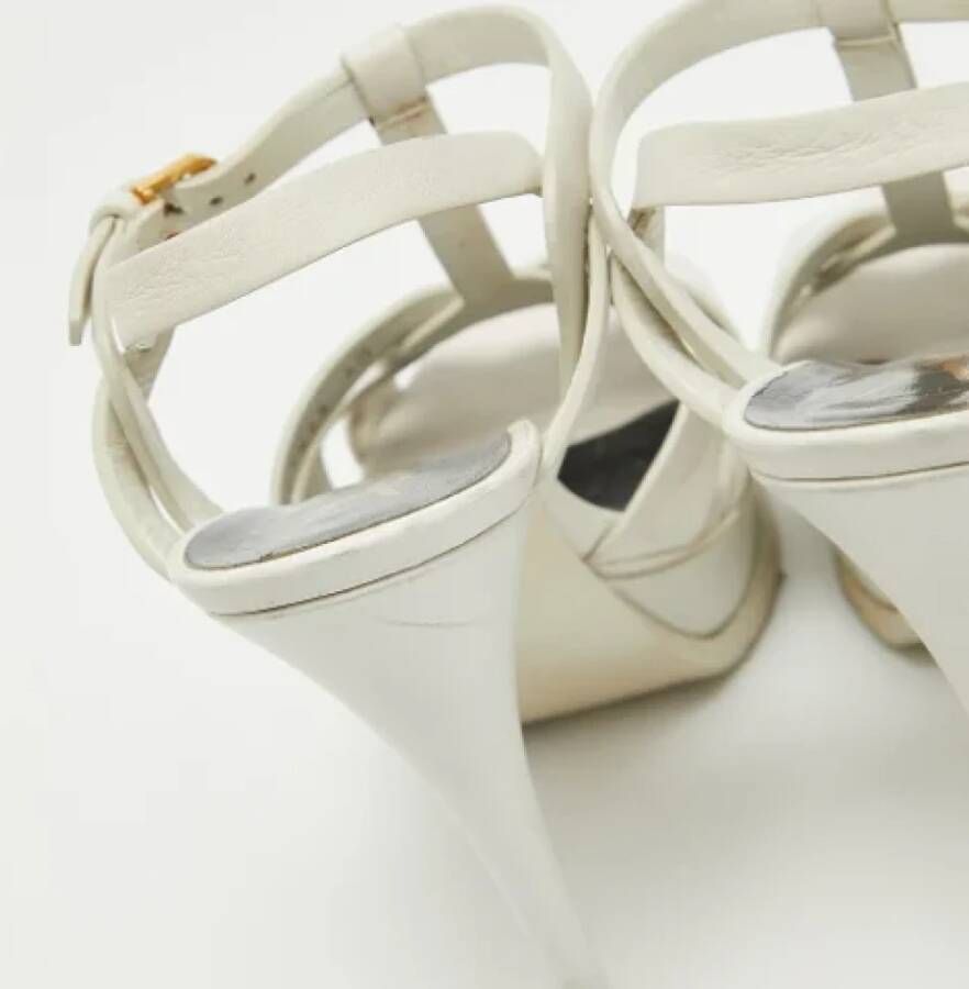 Yves Saint Laurent Vintage Pre-owned Leather sandals White Dames