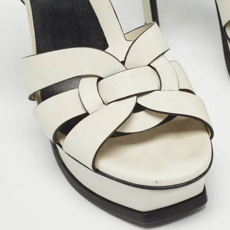 Yves Saint Laurent Vintage Pre-owned Leather sandals White Dames