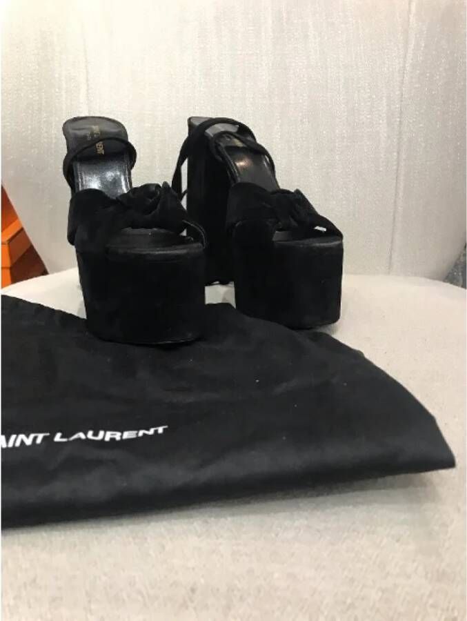 Yves Saint Laurent Vintage Pre-owned Suede sandals Black Dames