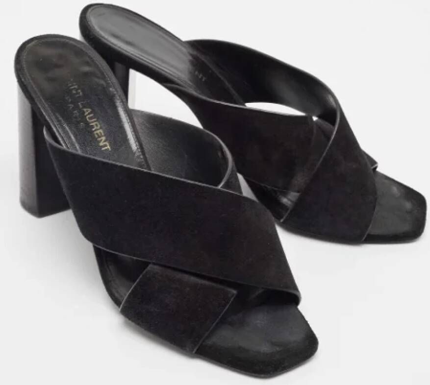 Yves Saint Laurent Vintage Pre-owned Suede sandals Black Dames