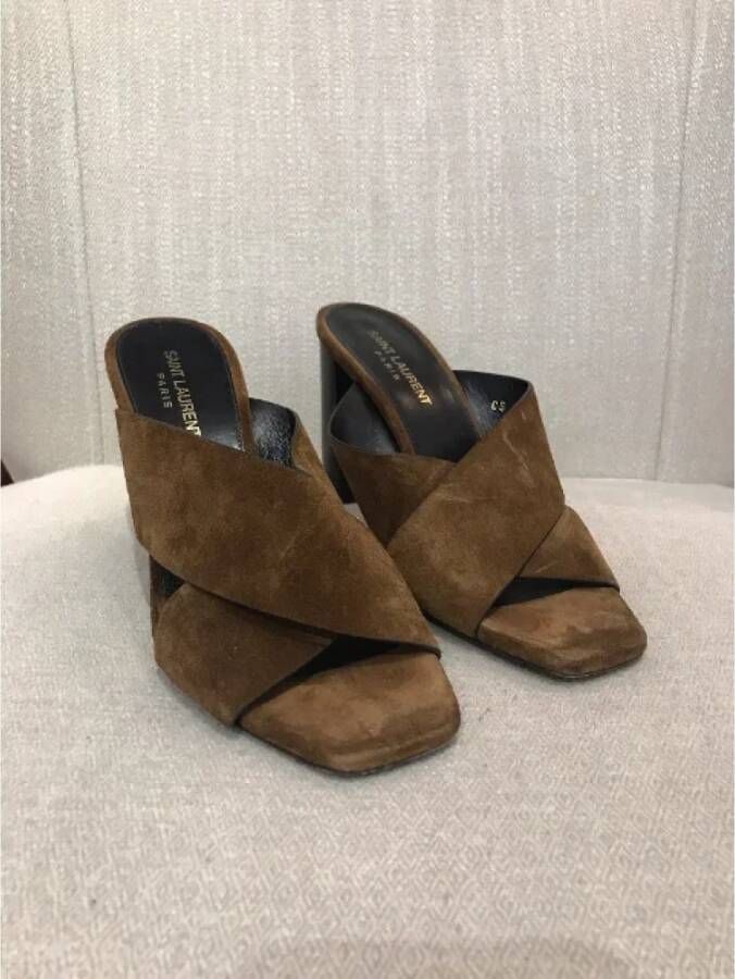 Yves Saint Laurent Vintage Pre-owned Suede sandals Brown Dames