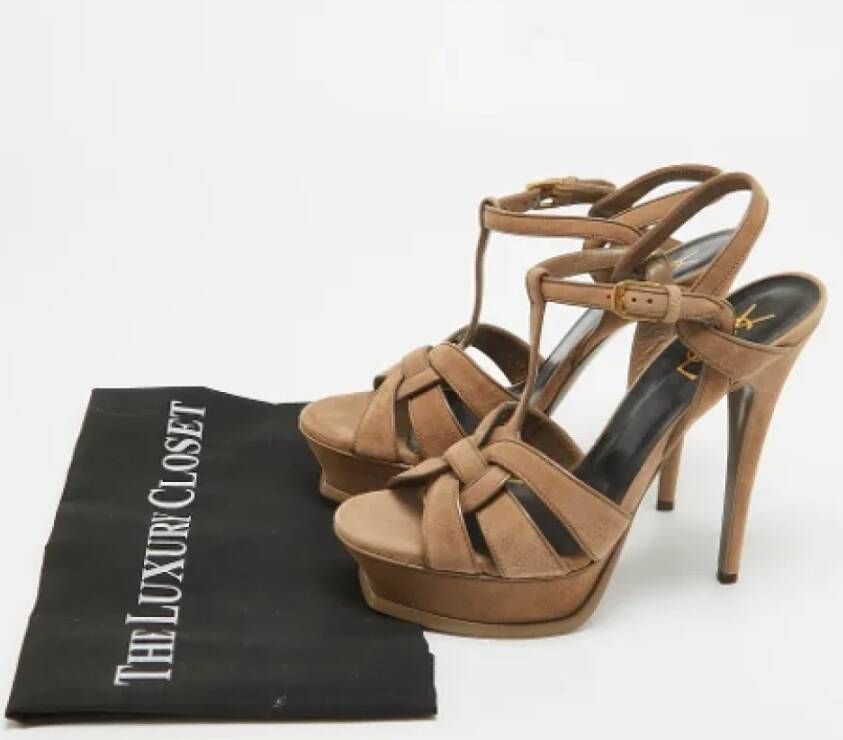 Yves Saint Laurent Vintage Pre-owned Suede sandals Brown Dames