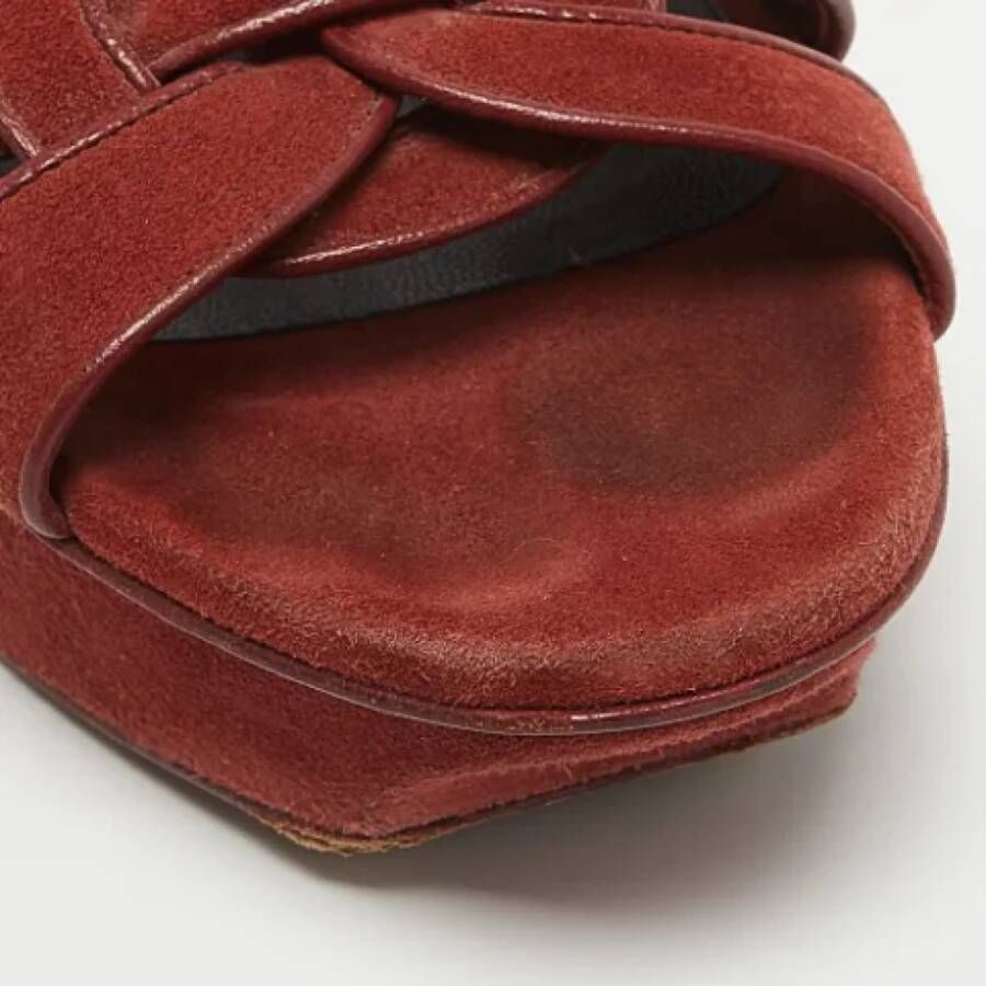 Yves Saint Laurent Vintage Pre-owned Suede sandals Red Dames