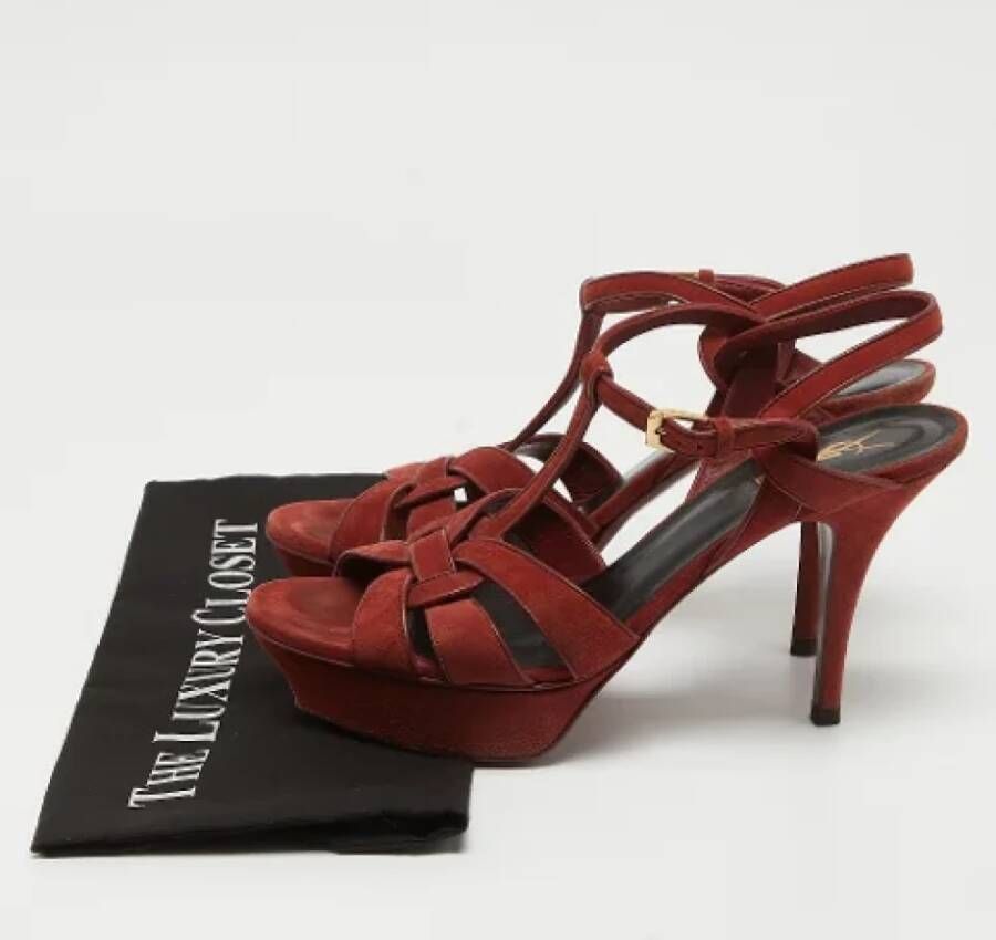 Yves Saint Laurent Vintage Pre-owned Suede sandals Red Dames