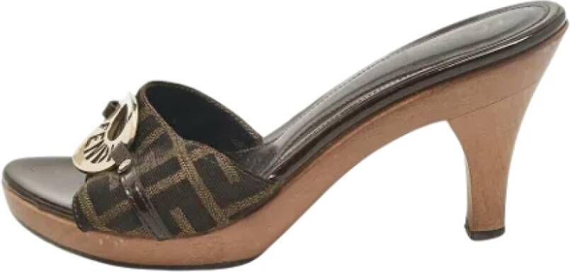 Fendi Vintage Pre-owned Canvas sandals Brown Dames