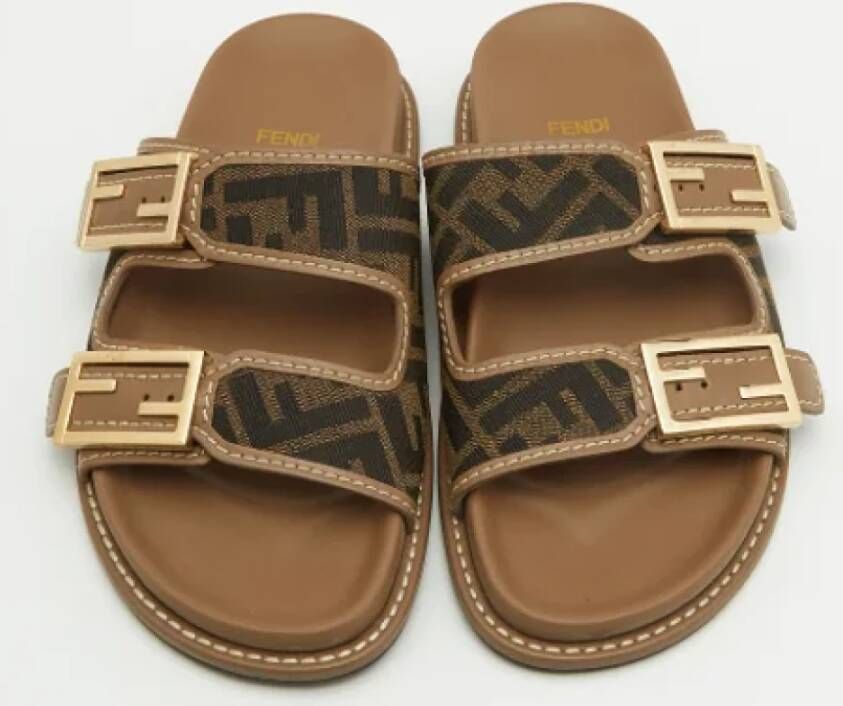 Fendi Vintage Pre-owned Canvas sandals Brown Dames