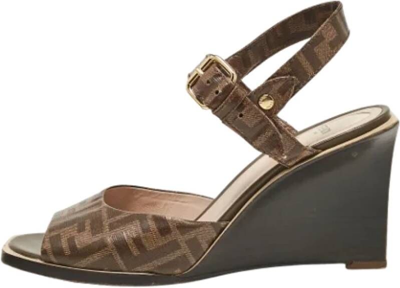 Fendi Vintage Pre-owned Coated canvas sandals Brown Dames