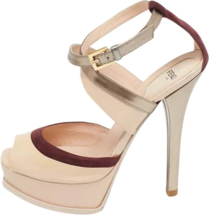 Fendi Vintage Pre-owned Leather sandals Beige Dames