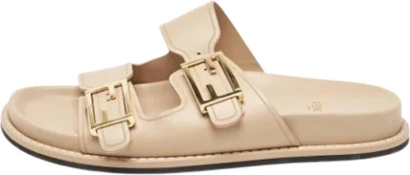 Fendi Vintage Pre-owned Leather sandals Beige Dames