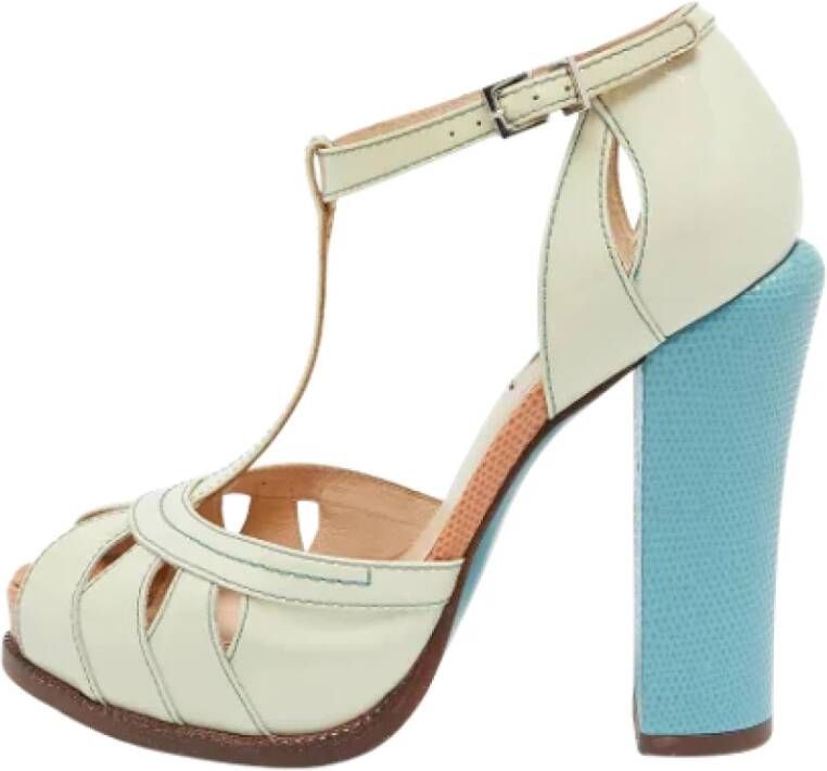 Fendi Vintage Pre-owned Leather sandals White Dames