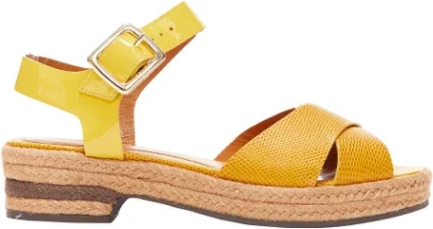 Fendi Vintage Pre-owned Leather sandals Yellow Dames