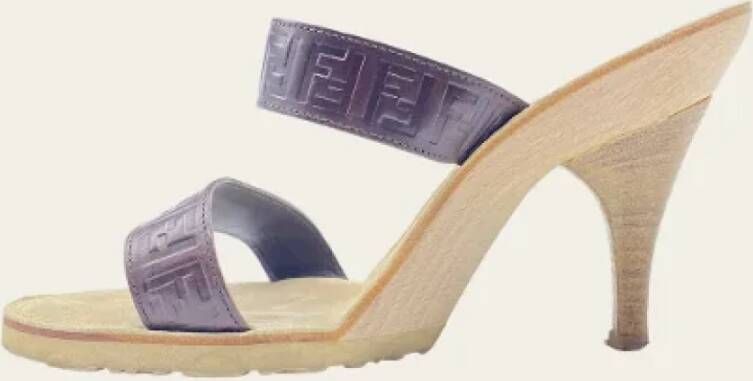 Fendi Vintage Tweedehands Beige Leren Fendi Sandalen Beige Dames