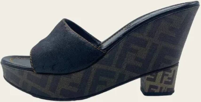 Fendi Vintage Tweedehands Zwarte Leren Fendi Sandalen Black Dames