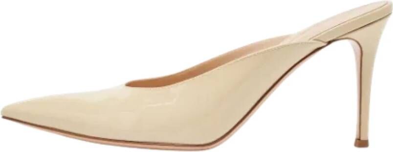 Gianvito Rossi Pre-owned Leather heels Beige Dames