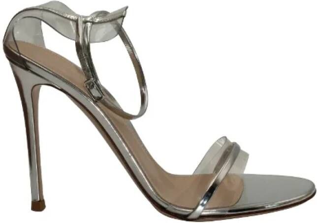 Gianvito Rossi Pre-owned Leather heels Gray Dames