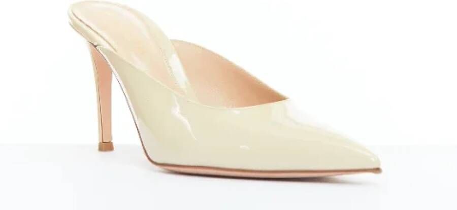 Gianvito Rossi Pre-owned Leather mules Beige Dames