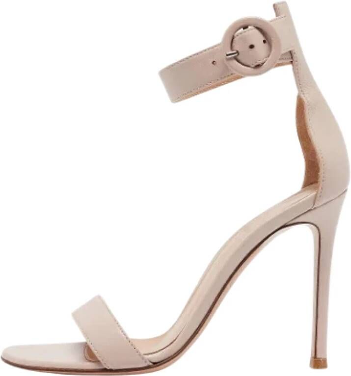 Gianvito Rossi Pre-owned Leather sandals Beige Dames